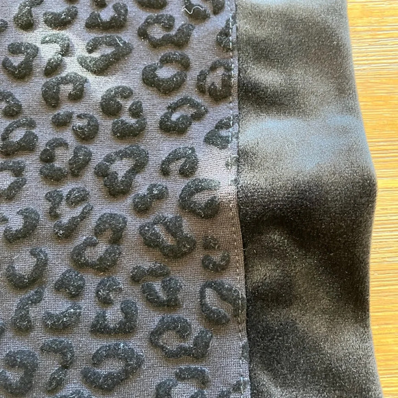 Betsy Johnson velour and cheetah‎ leggings - Picture 3 of 4